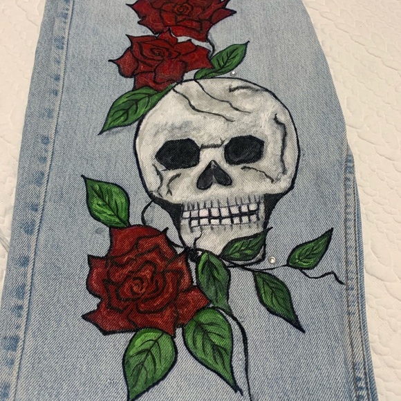 custom Levi’s 560 loose fit tapered leg cropped, distressed hem - Picture 8 of 11